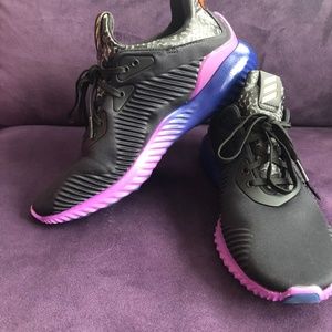Addias Alpha Bounce “shock purple”